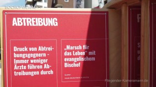 Initiative "Die Offene Gesellschaft" vor dem Bochumer Schauspielhaus