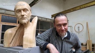 Bildhauer Christoph Platz erschafft schöne Holzskulpturen in Bochum