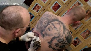 BeKloppt! Jürgen Klopp Tattoo, Portrait samt Meisterschale