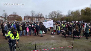 Corona-Leugner und "Querdenker" demonstrieren in Bochum