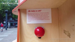 Initiative "Die Offene Gesellschaft" vor dem Bochumer Schauspielhaus
