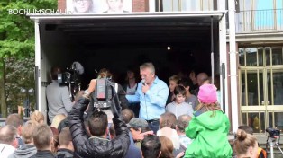 Gedenken an 71 tote Flüchtlinge, Aktion von Schauspielhaus und G. Graf