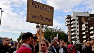 Gedenken an 71 tote Flüchtlinge, Aktion von Schauspielhaus und G. Graf