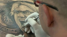 Jürgen Klopp Tattoo, Portrait samt Meisterschale