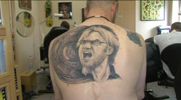 Jürgen Klopp Tattoo, Portrait samt Meisterschale