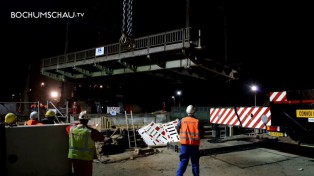 750-Tonner-Spezialkran demontiert marode 340-Tonnen-Brücke in Bochum