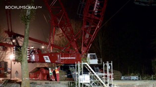 750-Tonner-Spezialkran demontiert marode 340-Tonnen-Brücke in Bochum