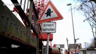 750-Tonner-Spezialkran demontiert marode 340-Tonnen-Brücke in Bochum