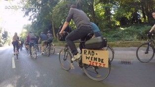 Zweite Radwende-Demo in Bochum mit dem Motto „Eine Kö für alle!“