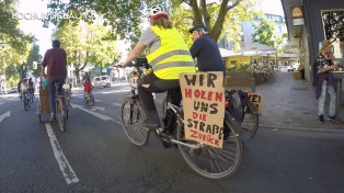 Zweite Radwende-Demo in Bochum mit dem Motto „Eine Kö für alle!“