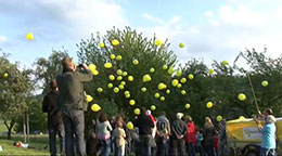 Schachtzeichen - Gelbe Ballons als Symbol des Kulturhauptstadtjahres