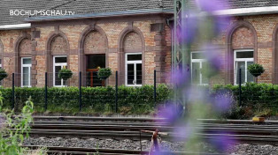 Errichtung der achten Stele des Stelenweges am Bochumer Nordbahnhof