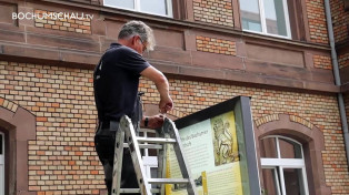 Errichtung der achten Stele des Stelenweges am Bochumer Nordbahnhof