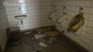 Altes Toilettenhäuschen und Trinkhalle am Schwanenmarkt Bochum