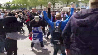 Fans feiern Aufstieg des VfL Bochum 1848 in die Bundesliga