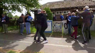 Fans feiern Aufstieg des VfL Bochum 1848 in die Bundesliga