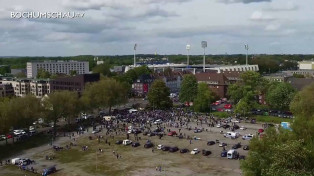 Fans feiern Aufstieg des VfL Bochum 1848 in die Bundesliga